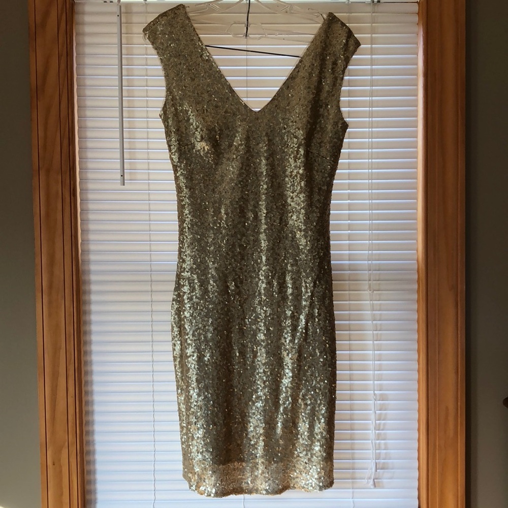Gold sequins cocktail dress perfect for NYE